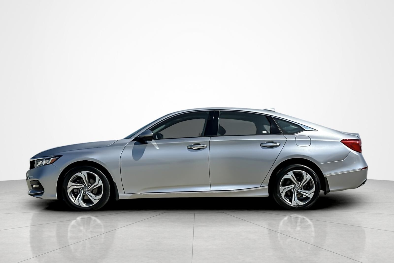 2019 Honda Accord EX-L 1.5T photo 2