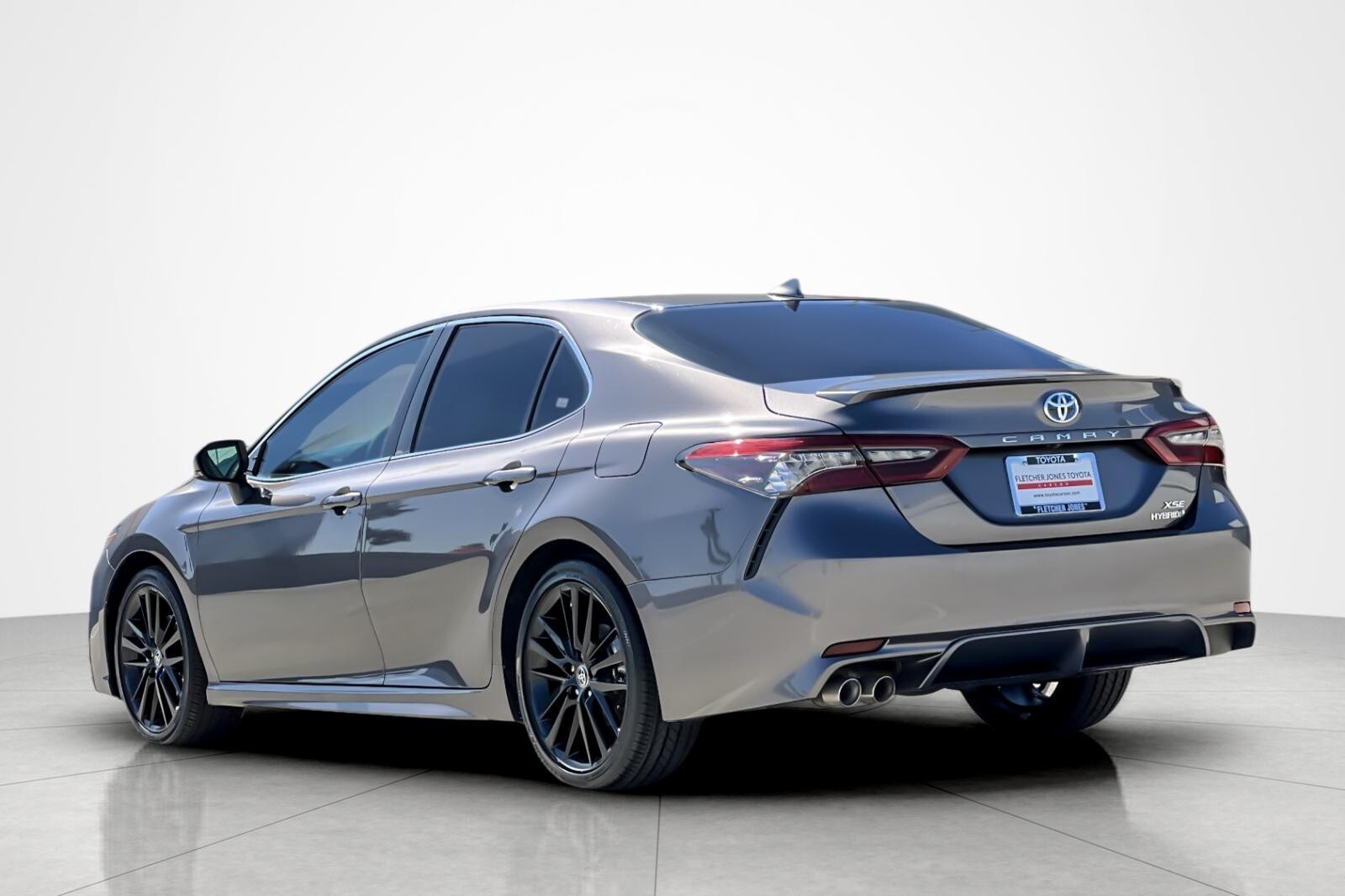 2024 Toyota Camry Hybrid XSE photo 3