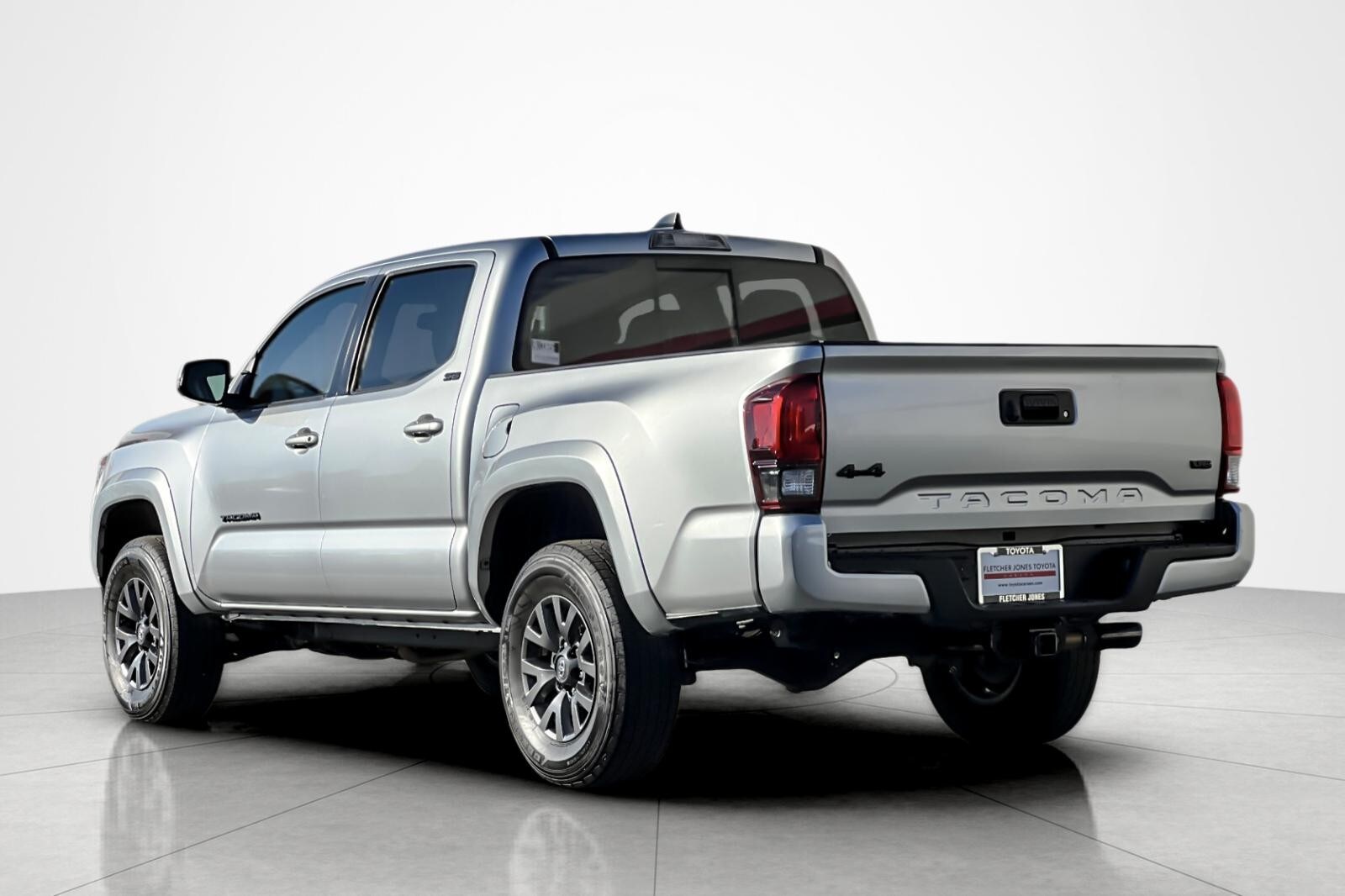 2023 Toyota Tacoma SR5 photo 3