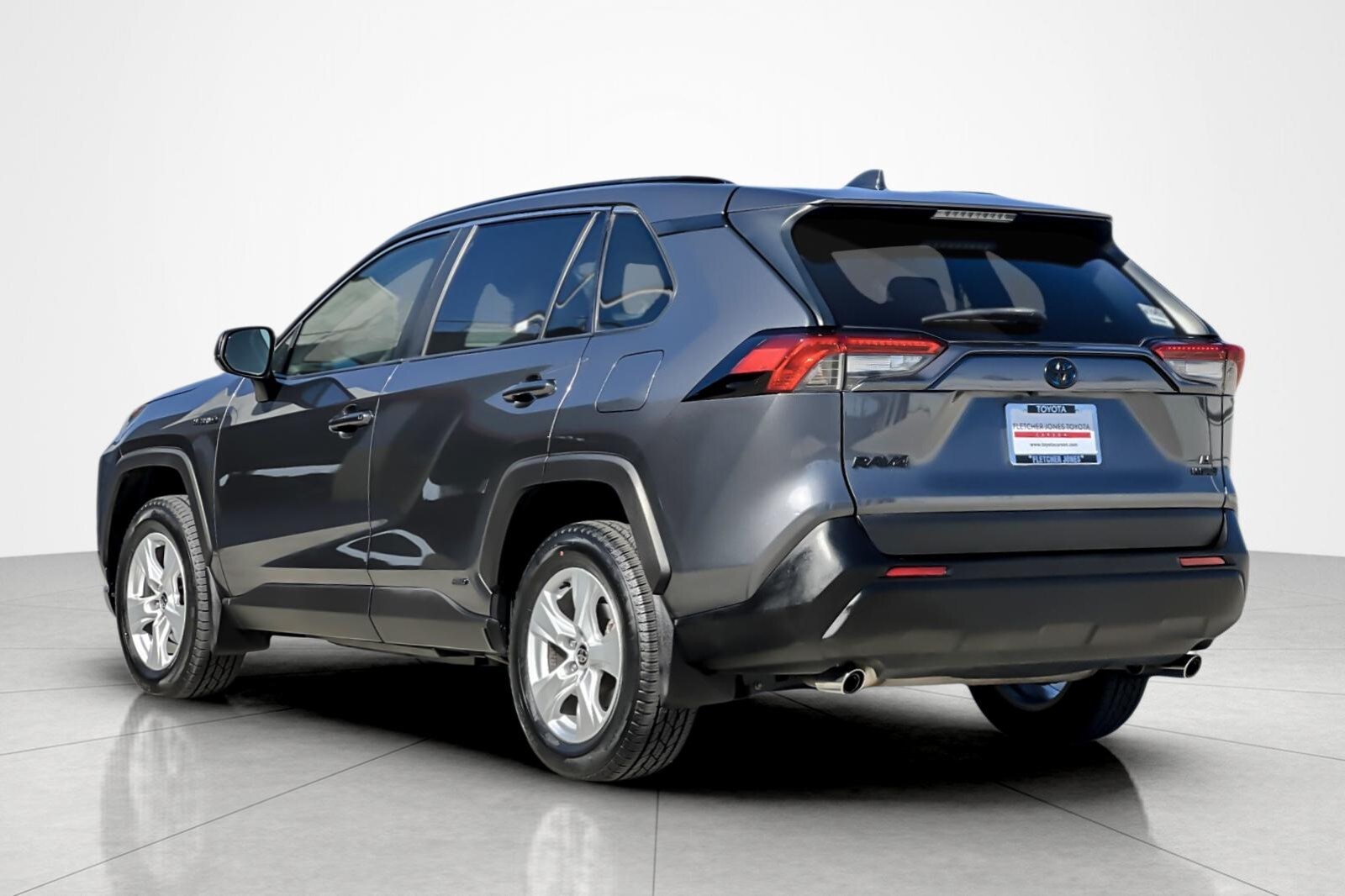 2020 Toyota RAV4 Hybrid LE photo 3