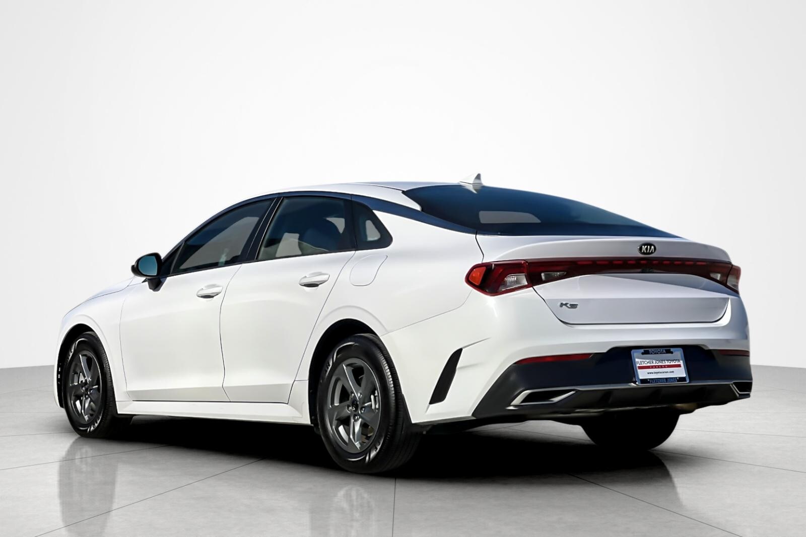 2021 Kia K5 LX photo 2