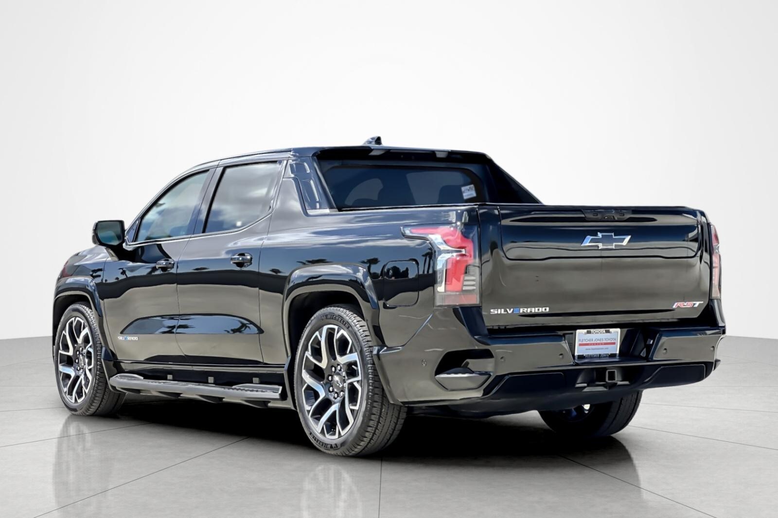 2024 Chevrolet Silverado EV RST photo 3