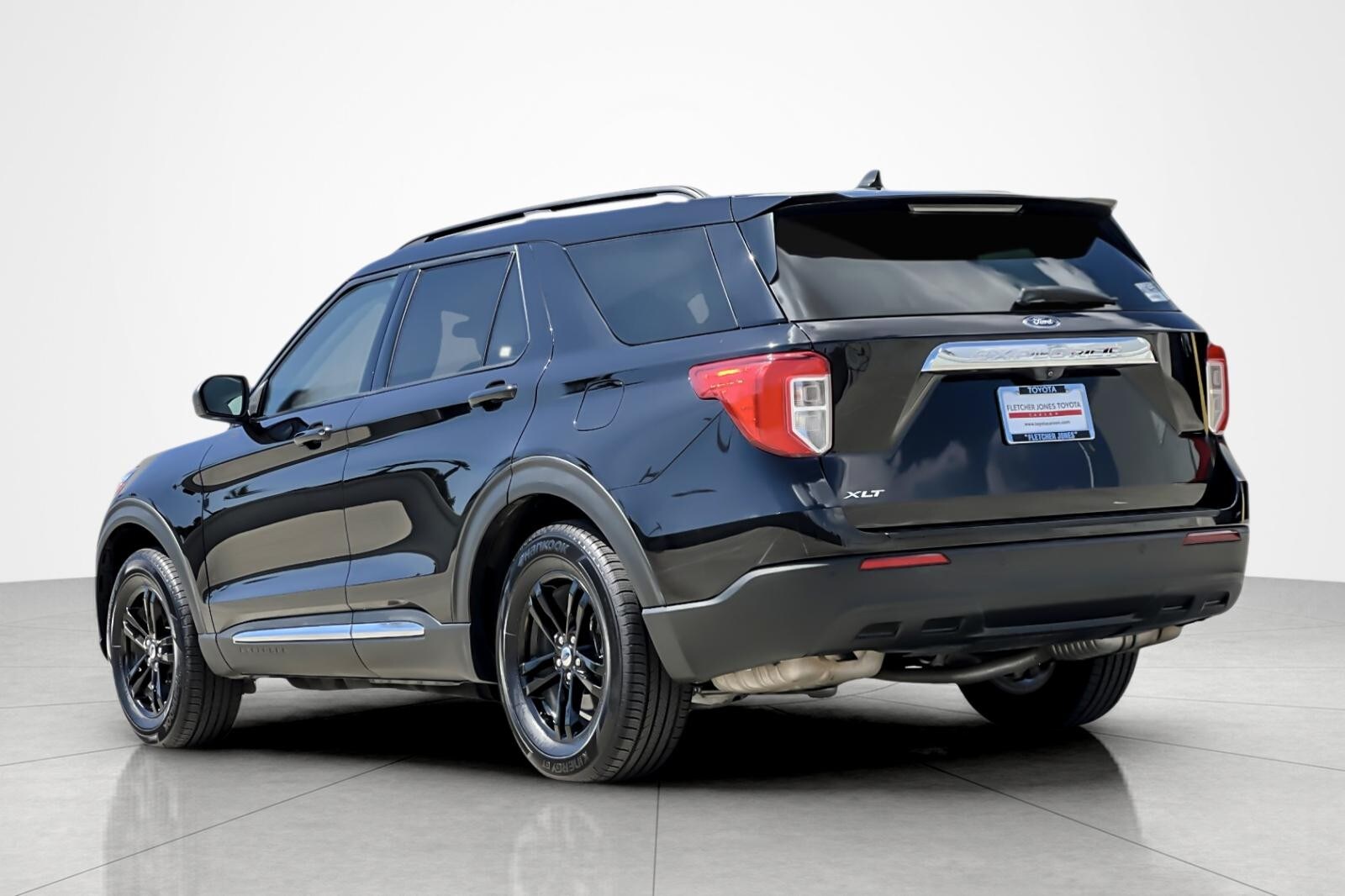 2022 Ford Explorer XLT photo 3