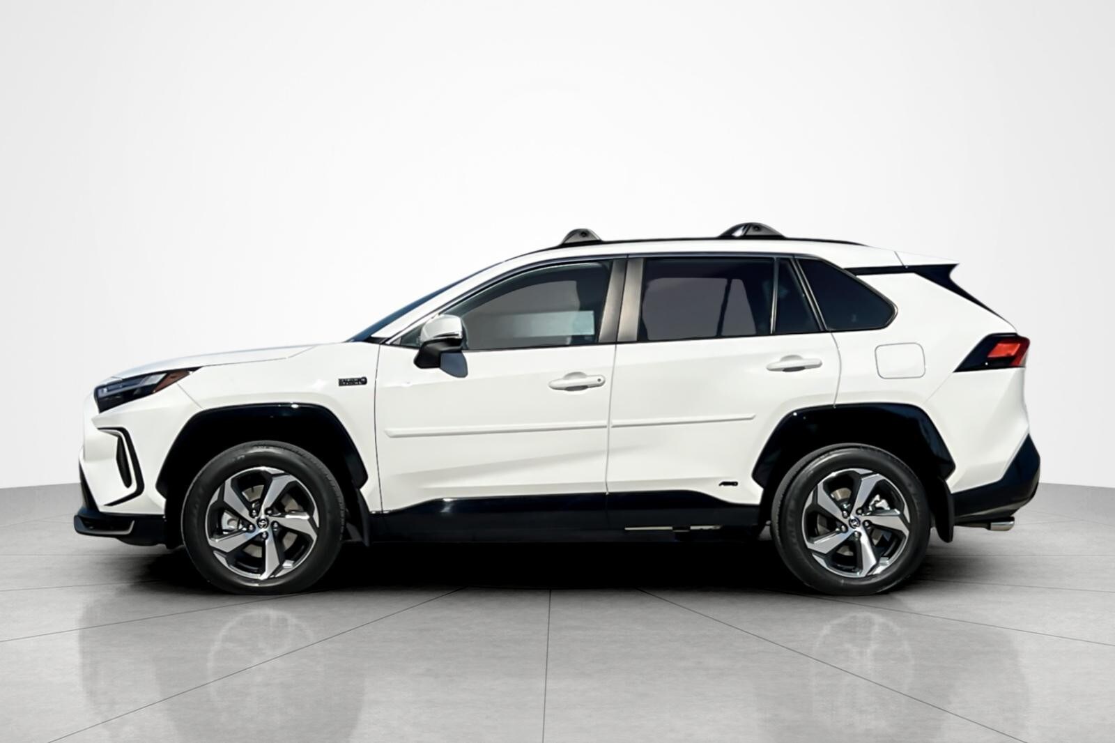 2023 Toyota RAV4 Prime SE photo 2