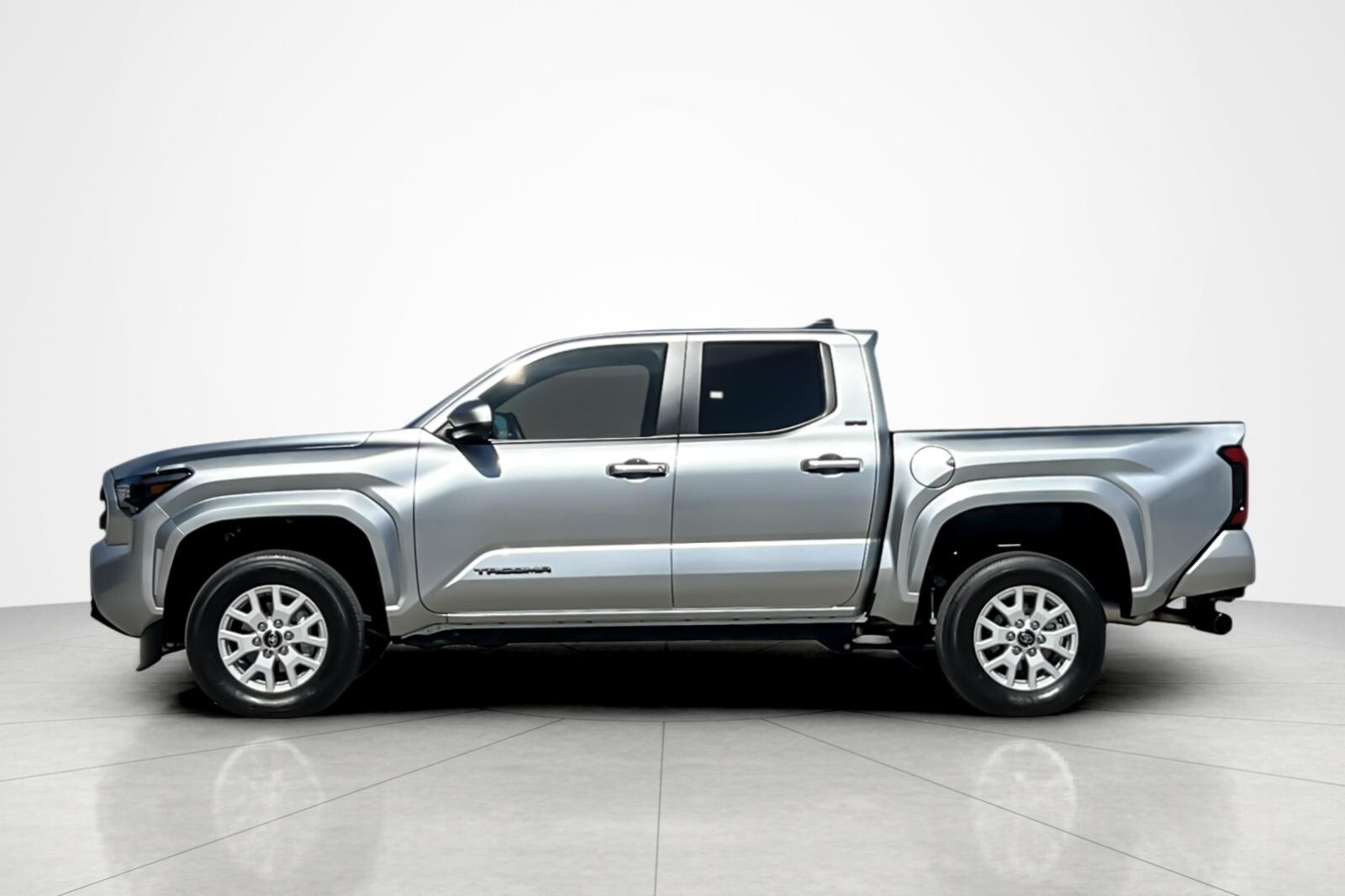 2025 Toyota Tacoma SR5 photo 2