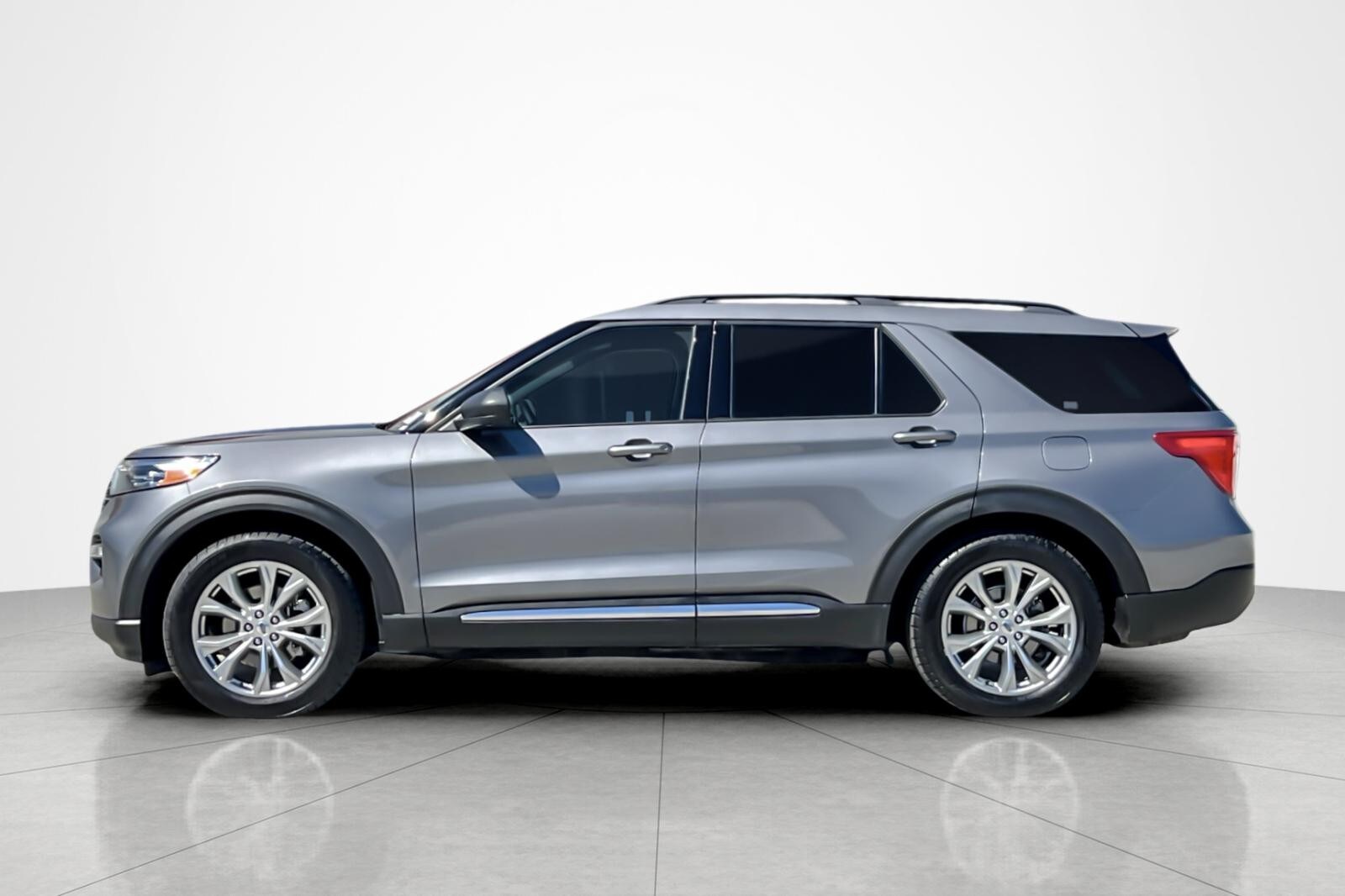 2021 Ford Explorer XLT photo 2
