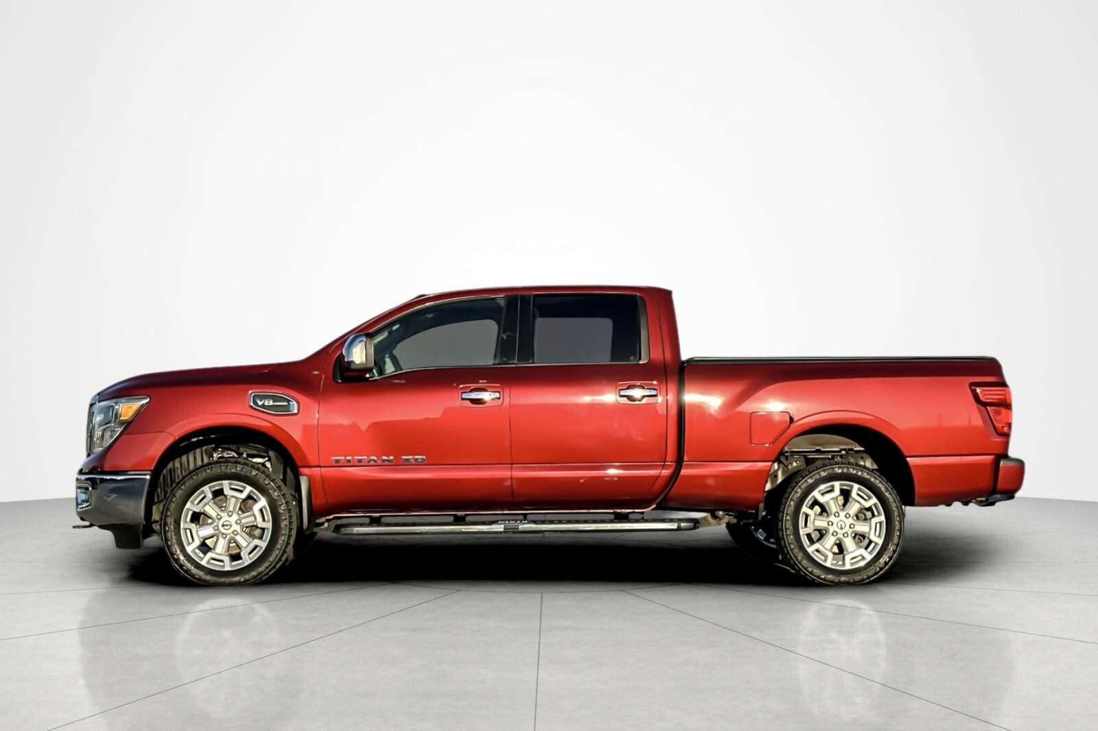 2017 Nissan Titan SL photo 2