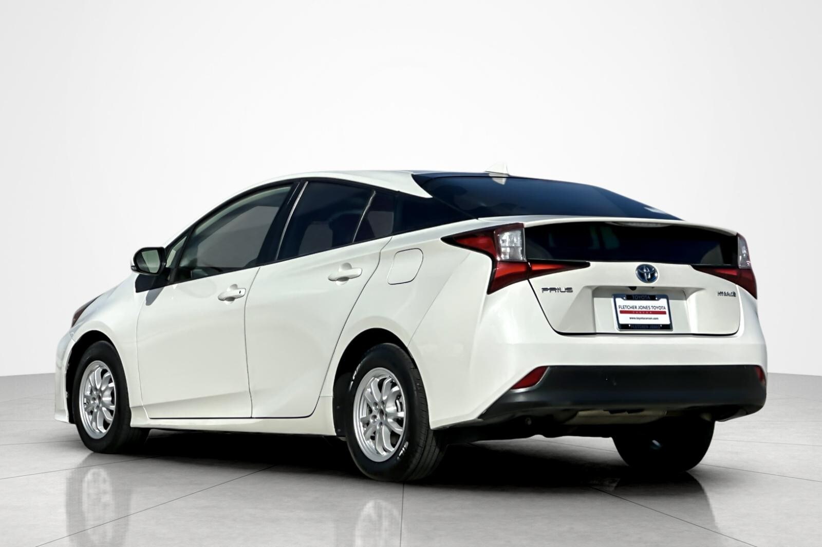 2019 Toyota Prius L Eco photo 3