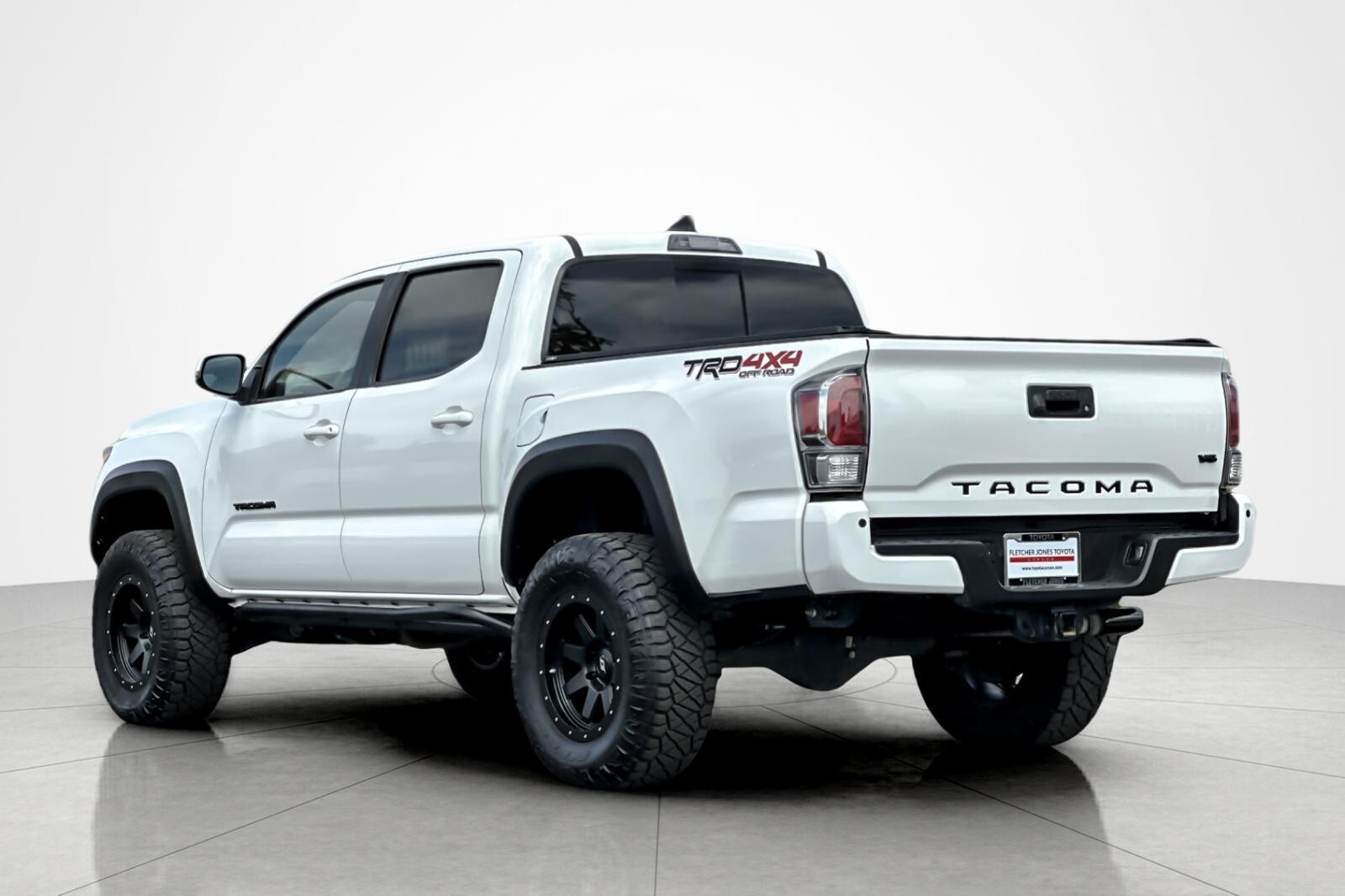 2020 Toyota Tacoma TRD photo 3