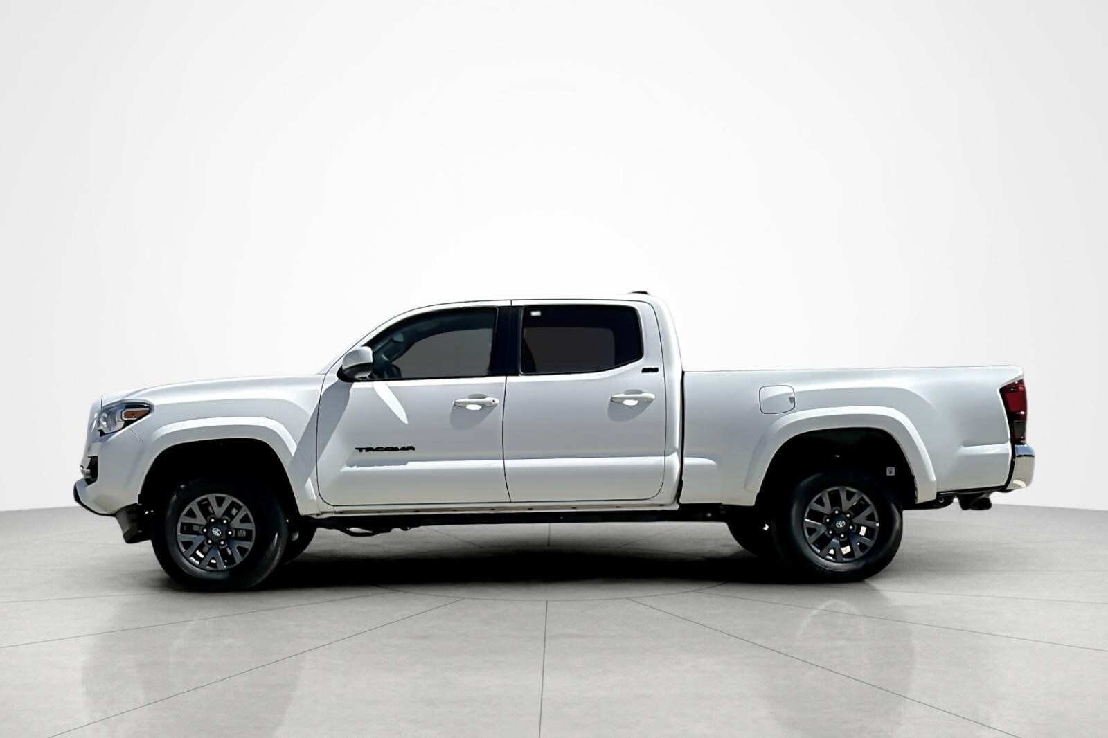 2023 Toyota Tacoma SR5 photo 2