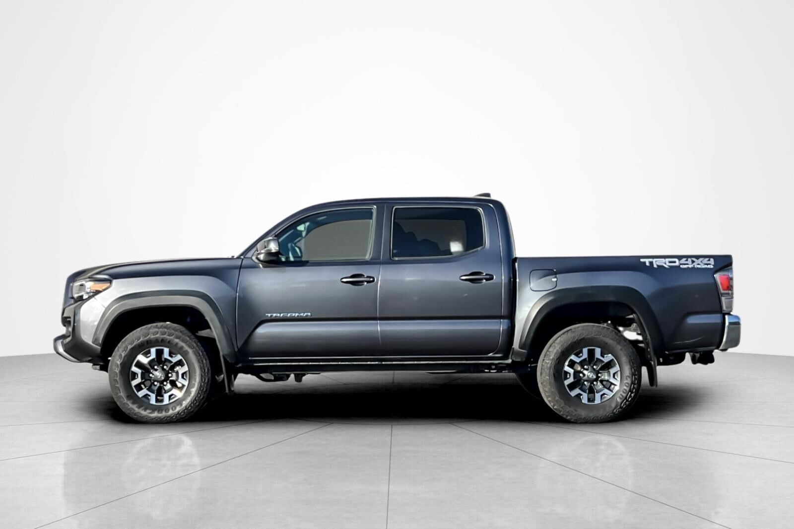 2023 Toyota Tacoma TRD photo 2