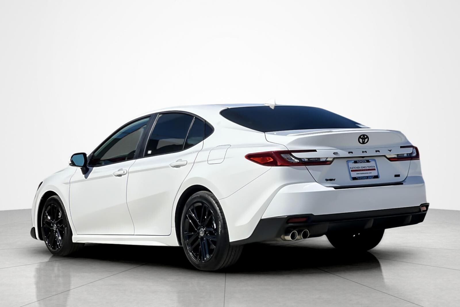 2025 Toyota Camry SE photo 3