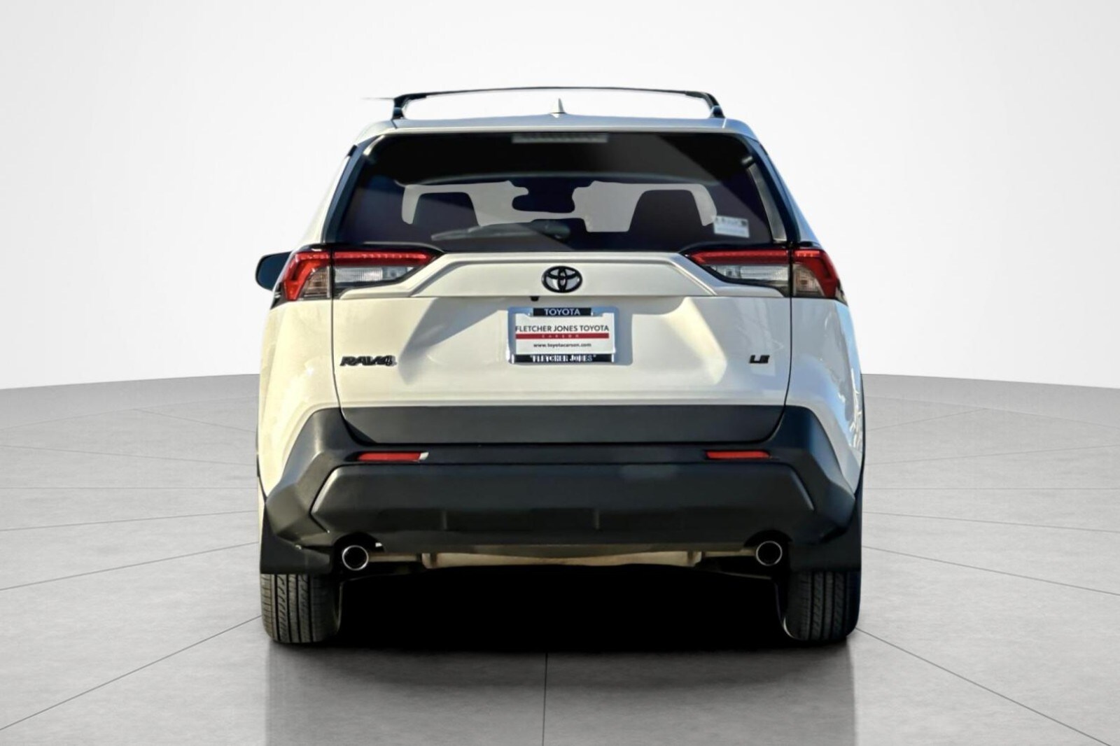 2021 Toyota RAV4 LE photo 4