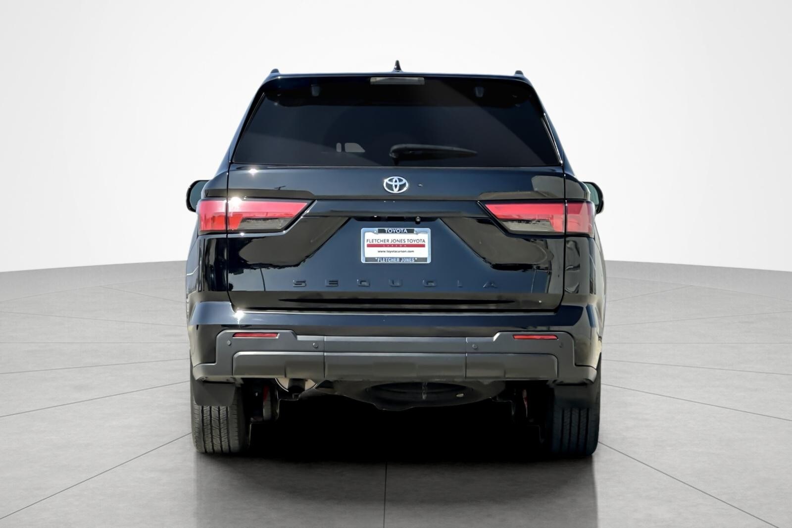 2023 Toyota Sequoia SR5 photo 4