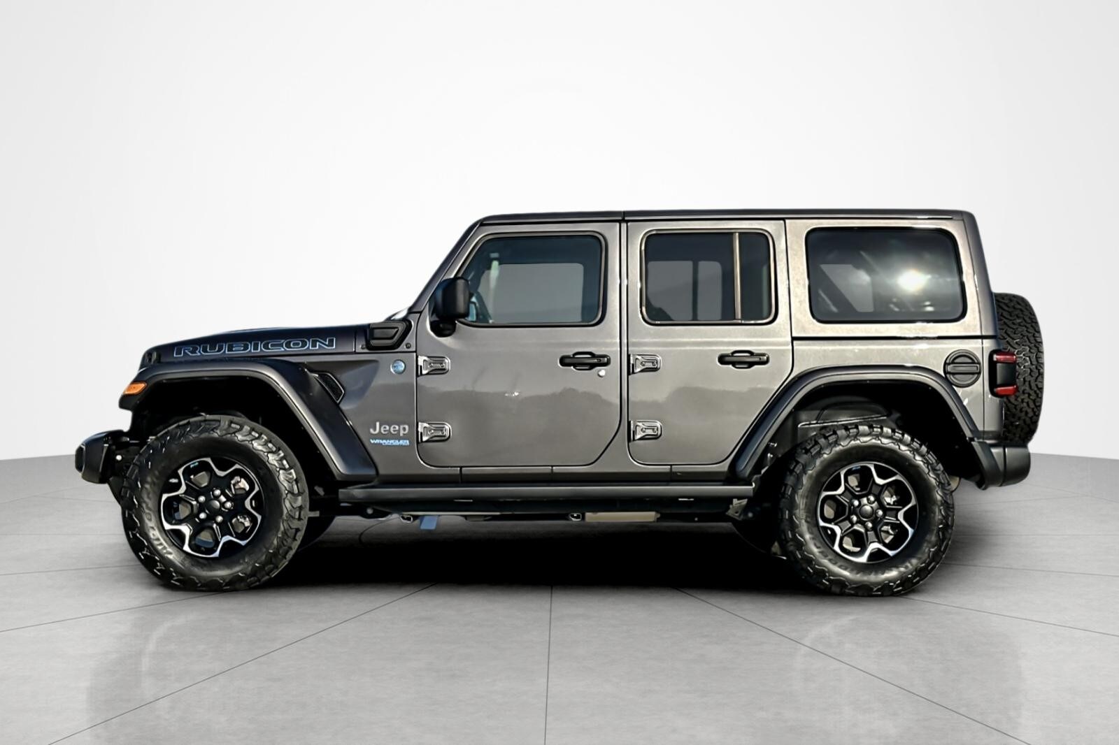 2022 Jeep Wrangler 4xe Unlimited Rubicon photo 2