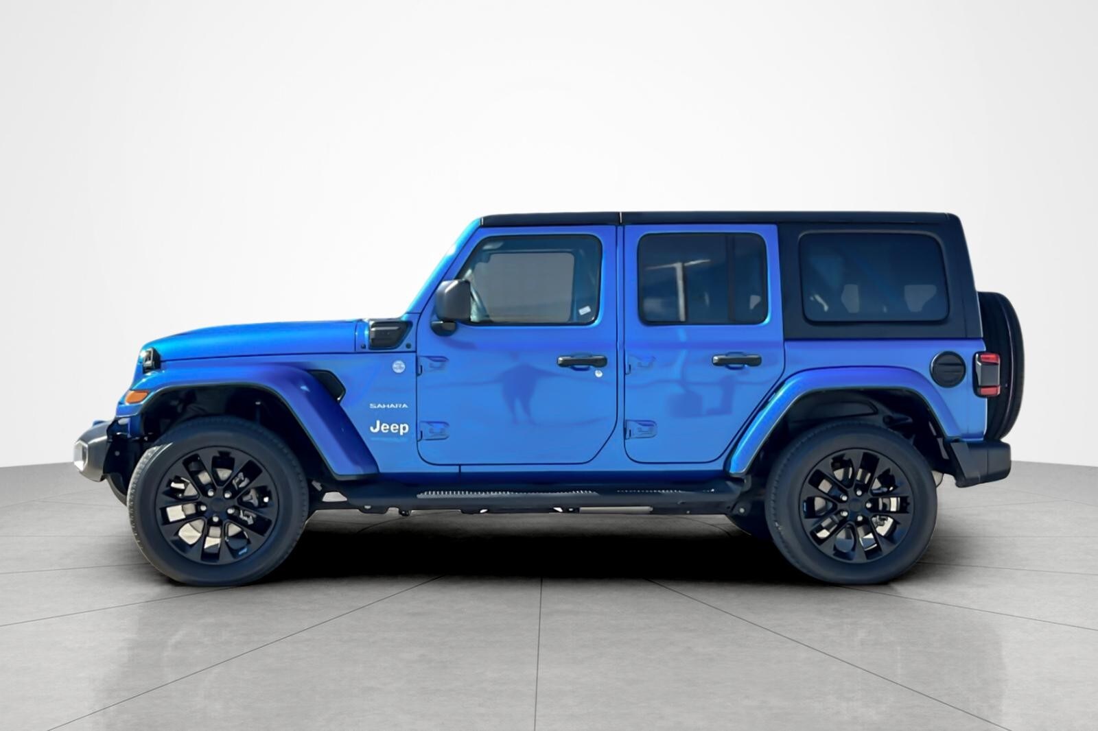 2022 Jeep Wrangler 4xe Unlimited Sahara photo 2