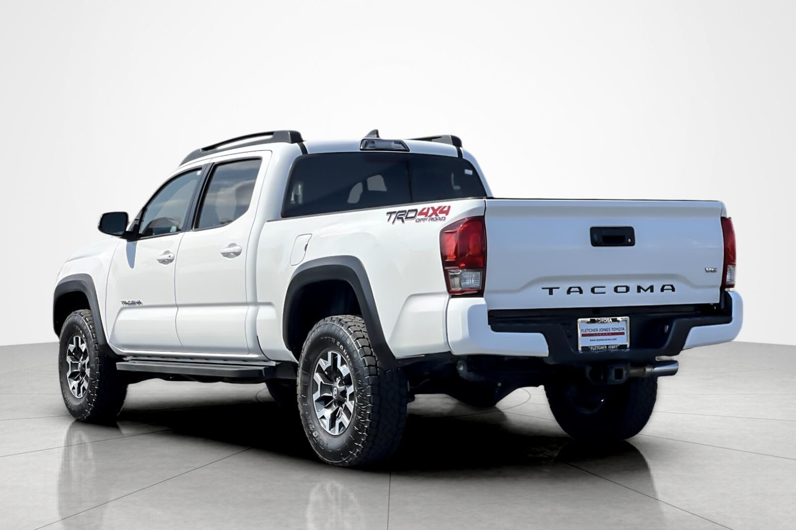 2017 Toyota Tacoma TRD SR5 photo 3