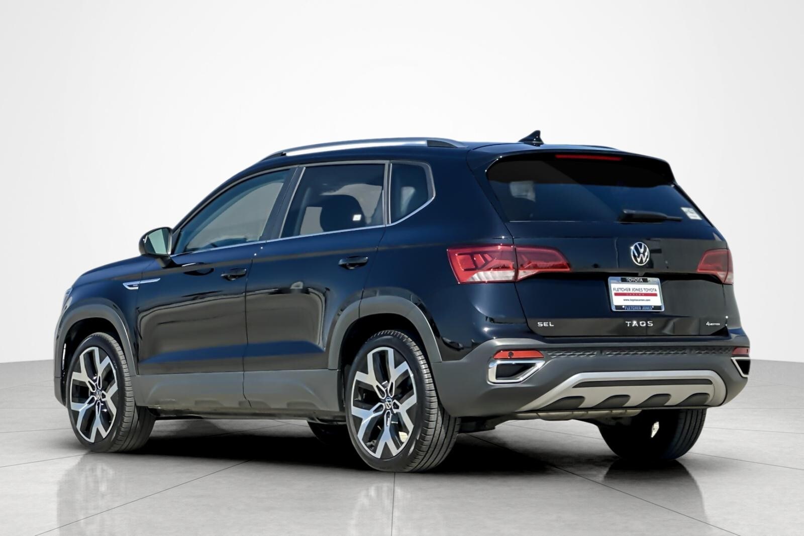 2022 Volkswagen Taos SEL photo 3