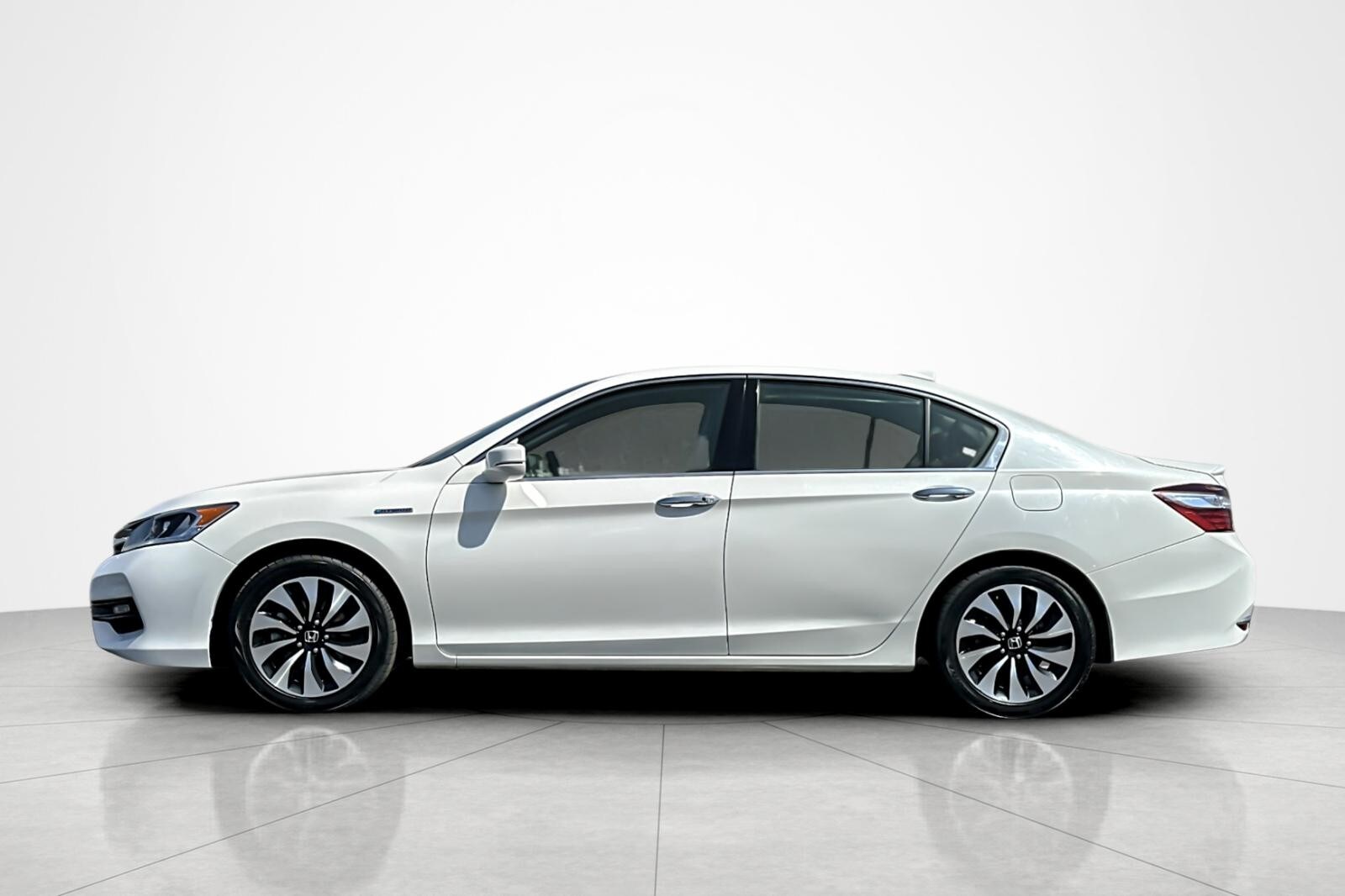 2017 Honda Accord Hybrid EX-L photo 2