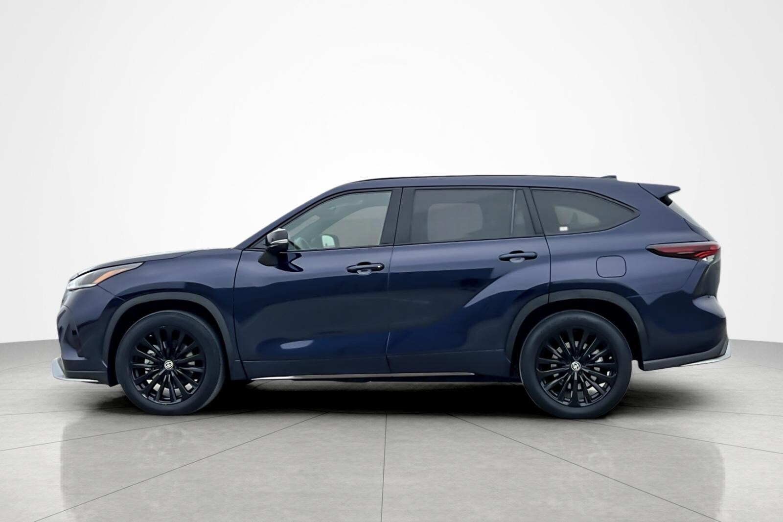 2024 Toyota Highlander XSE photo 2