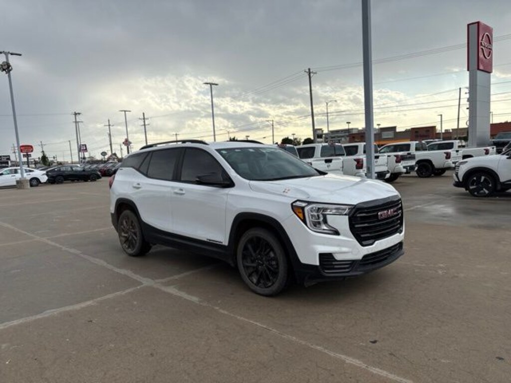 Used 2023 GMC Terrain SLE SUV