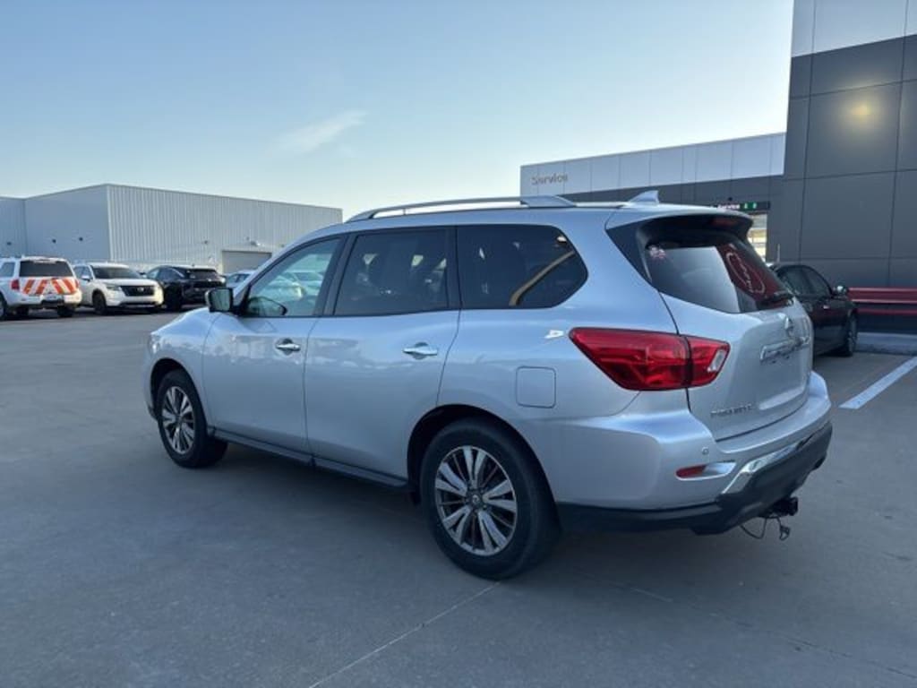 Used 2019 Nissan Pathfinder SL SUV