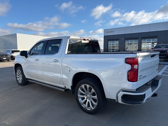 2021 Chevrolet Silverado 1500 High Country photo 3