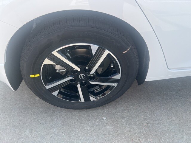 2025 Nissan Sentra SV photo 4