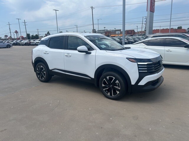 2025 Nissan Kicks SV photo 2