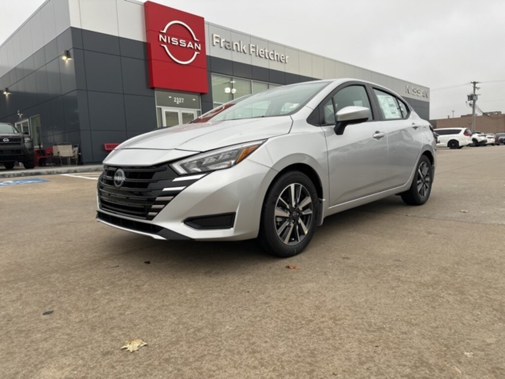 New 2025 Nissan Versa 1.6 SV Sedan