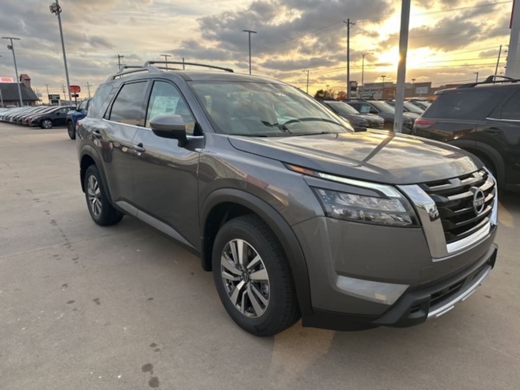 New 2025 Nissan Pathfinder SL SUV
