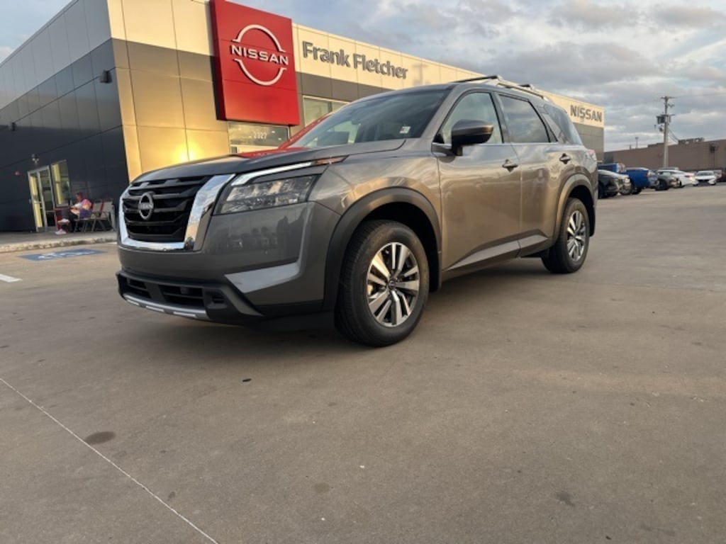 New 2025 Nissan Pathfinder SL SUV