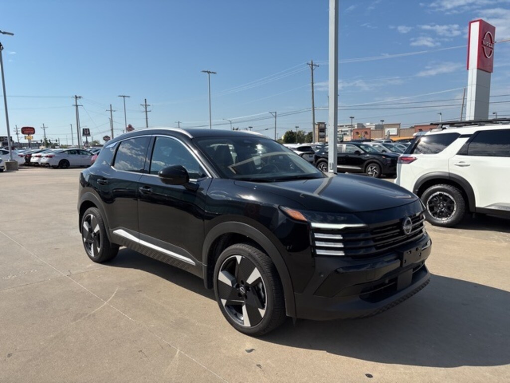 Used 2025 Nissan Kicks SR SUV
