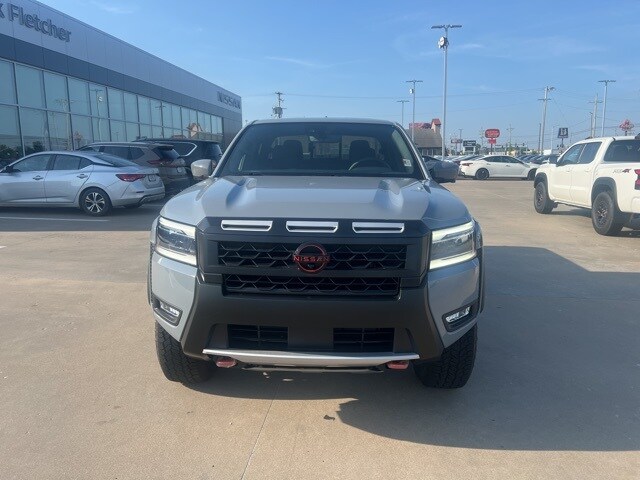 2025 Nissan Frontier PRO-4X photo 2