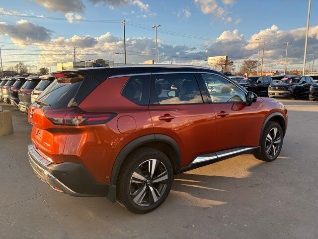 2021 Nissan Rogue Platinum photo 3