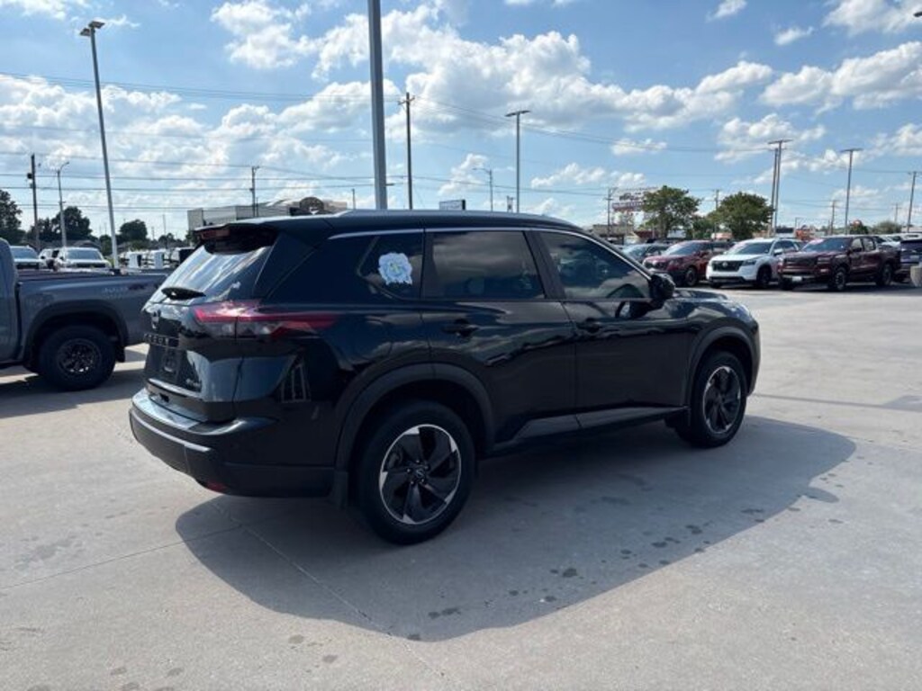 Used 2024 Nissan Rogue SV SUV