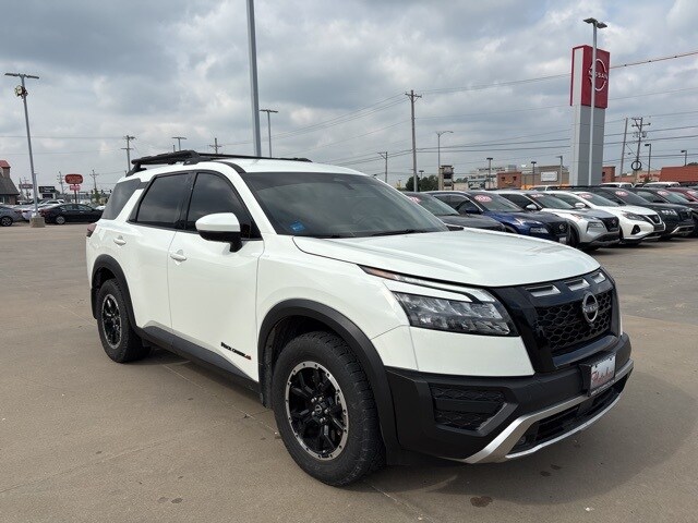 2024 Nissan Pathfinder Rock Creek photo 2