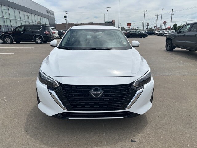 2025 Nissan Sentra SV photo 2