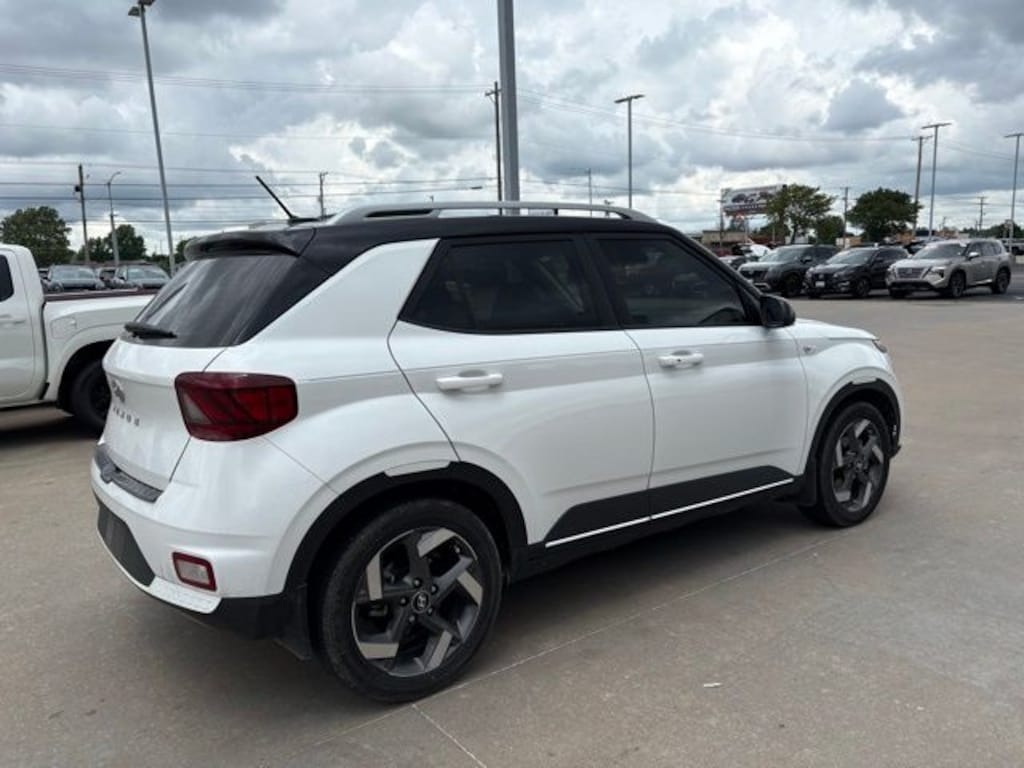 Used 2025 Hyundai Venue Limited SUV