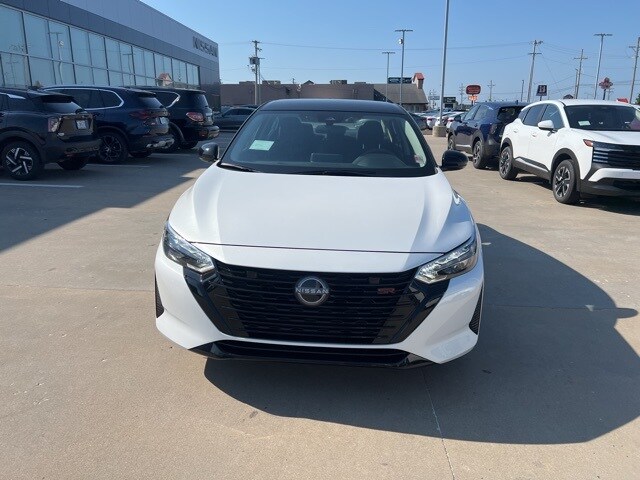2025 Nissan Sentra SR photo 2