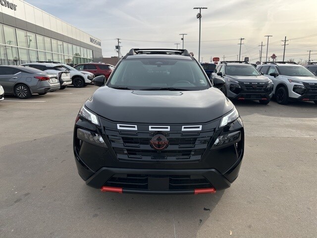 2026 Nissan Rogue SV photo 2