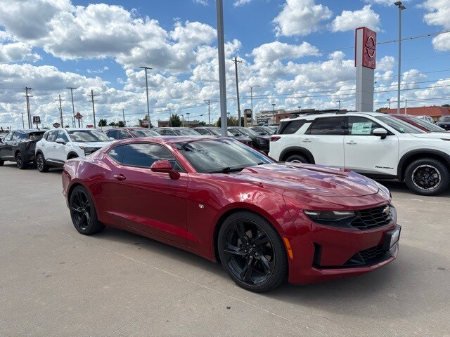 2020 Chevrolet Camaro 1LT photo 2