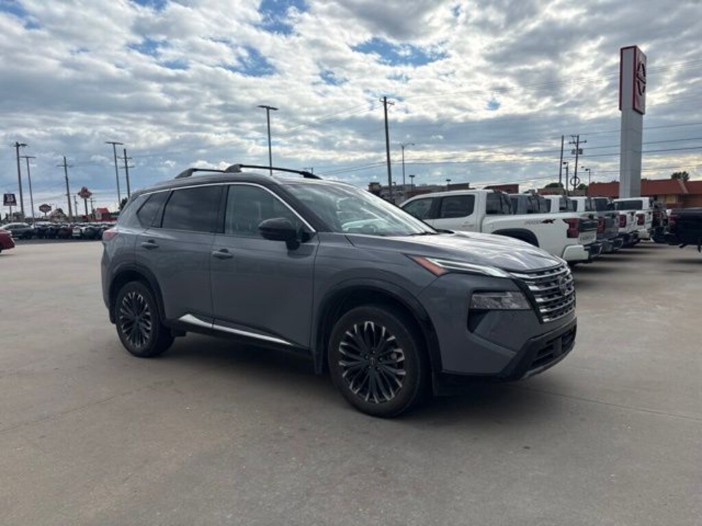 Used 2025 Nissan Rogue Platinum SUV