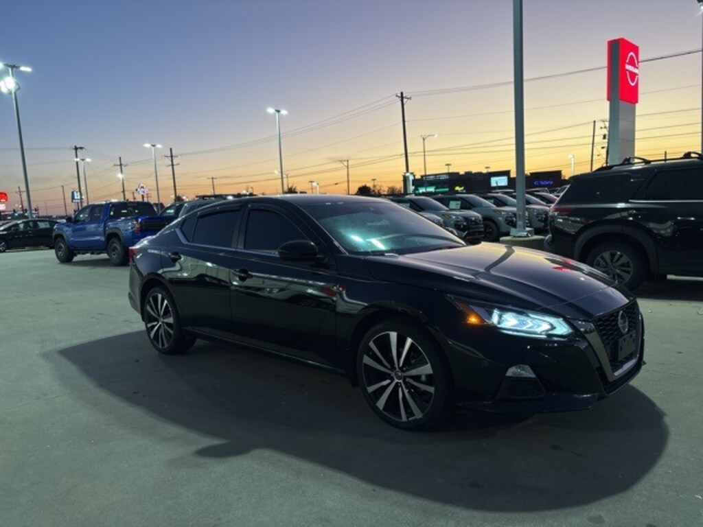 Used 2022 Nissan Altima 2.5 SR Sedan