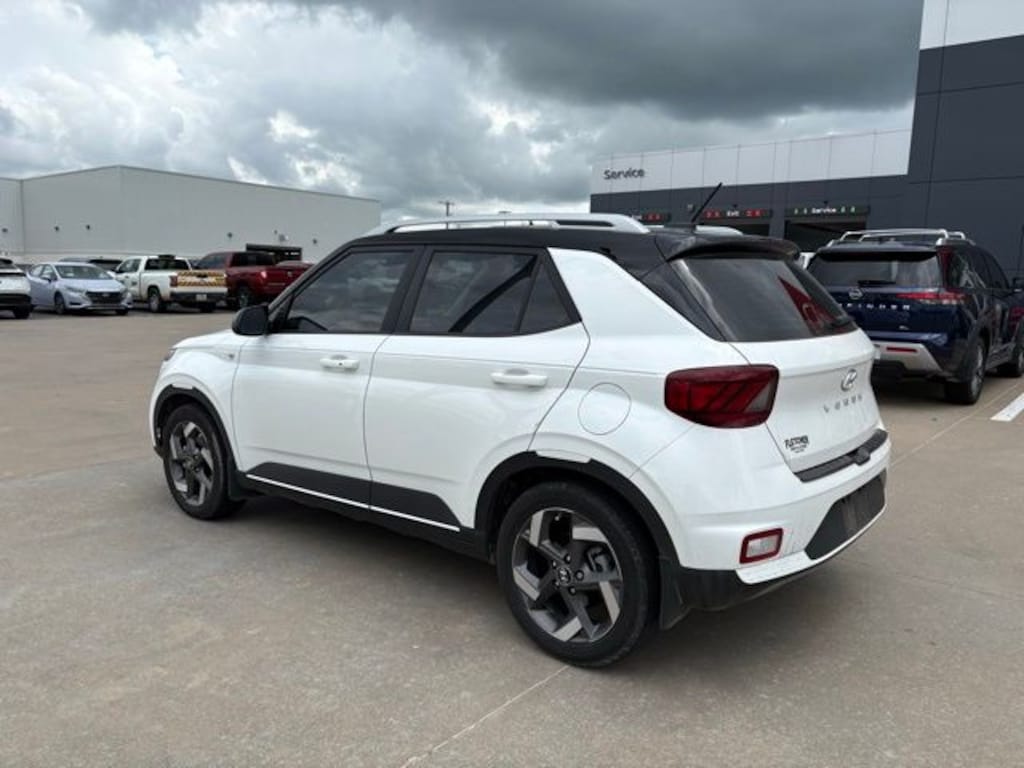 Used 2025 Hyundai Venue Limited SUV