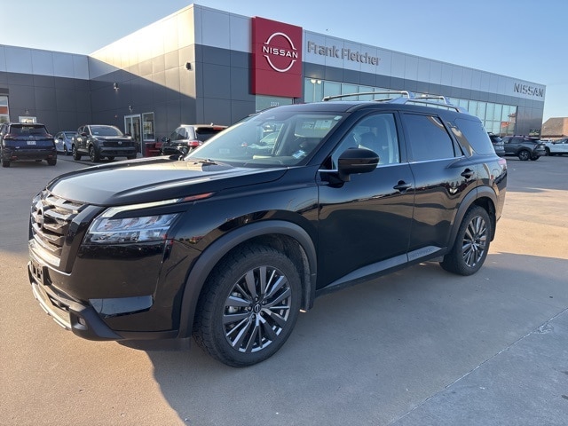 2023 Nissan Pathfinder SL