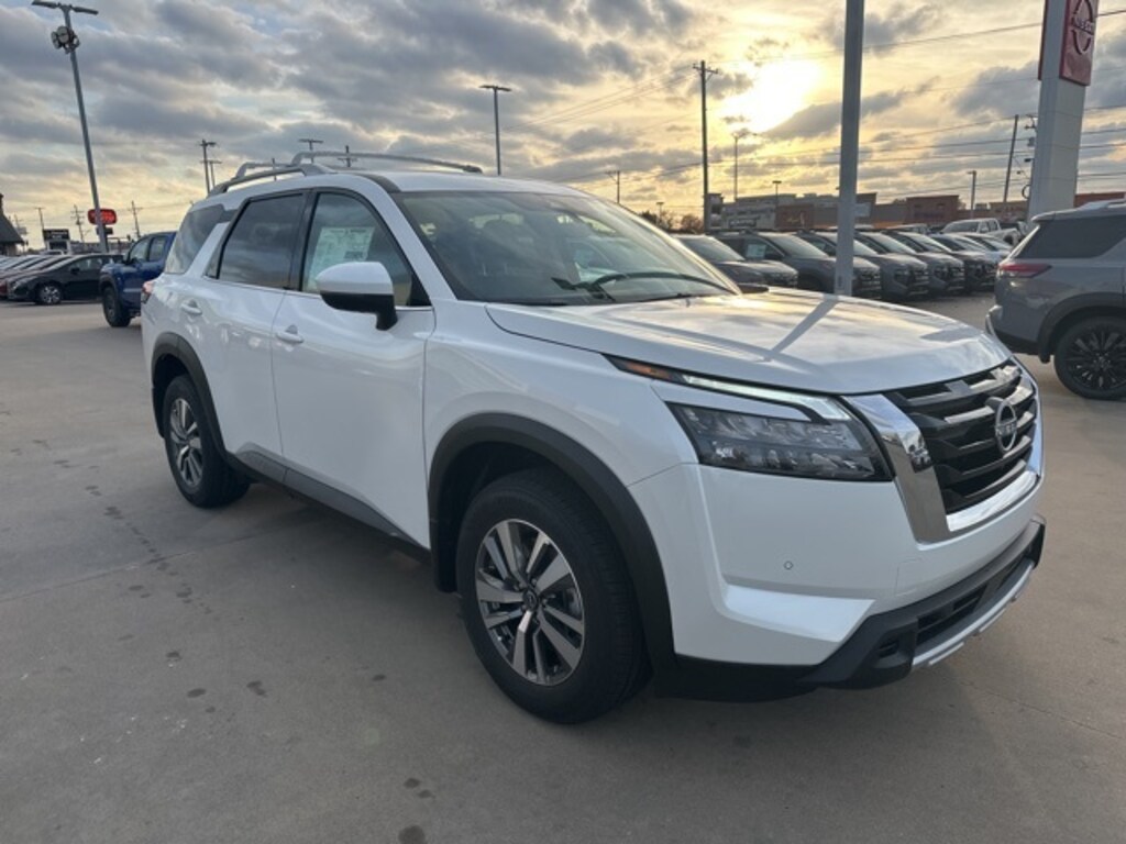 New 2025 Nissan Pathfinder SL SUV