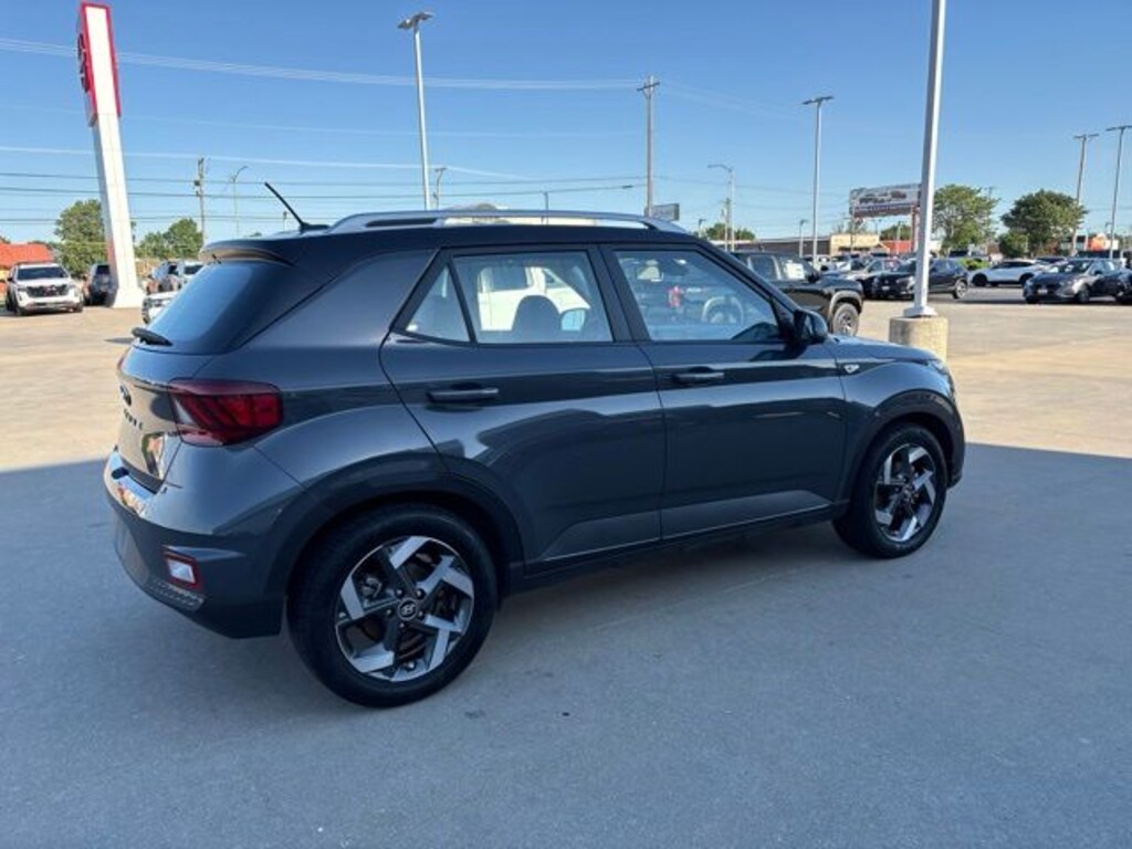 Used 2023 Hyundai Venue Limited SUV