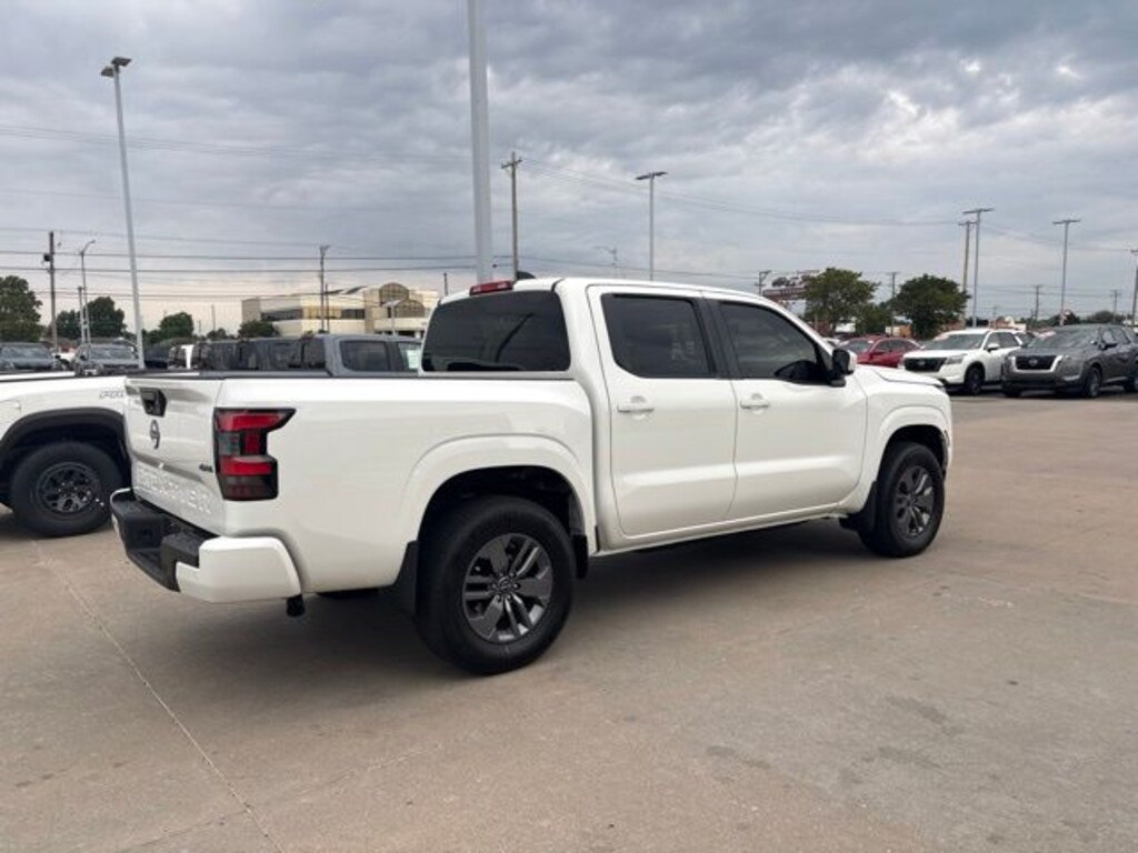 Used 2025 Nissan Frontier SV Truck Crew Cab