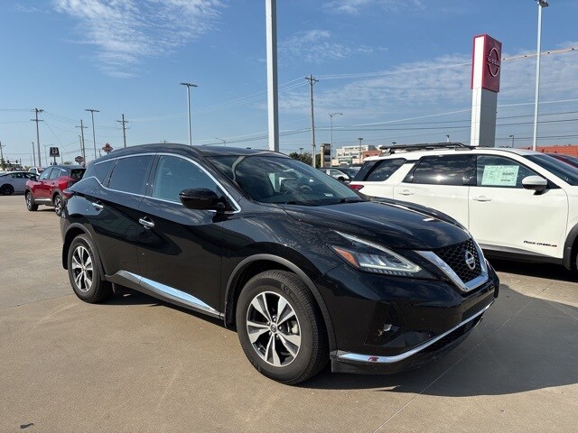 2021 Nissan Murano SV photo 2